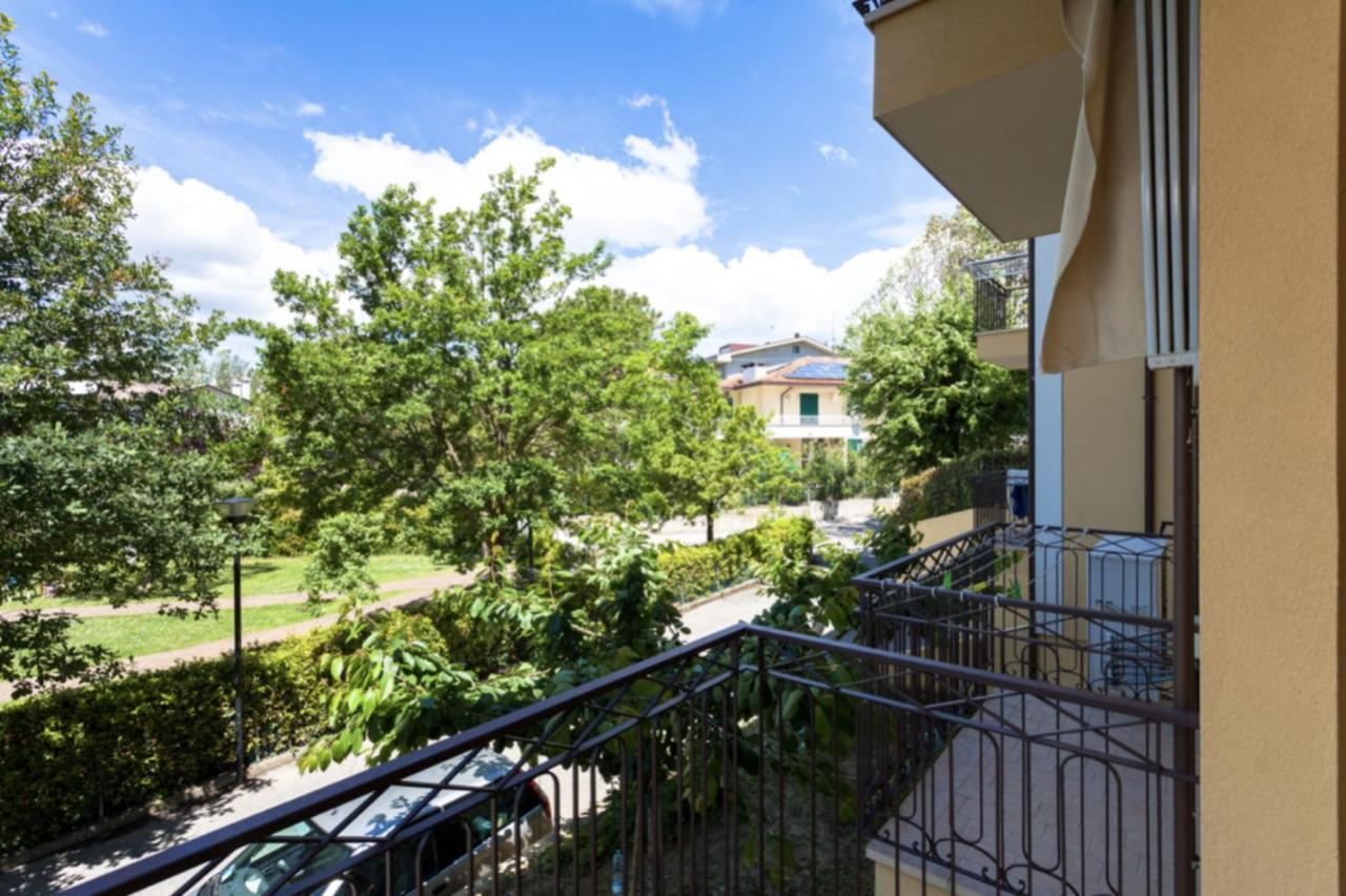 Ferienwohnung Relax In Collina Misano Adriatico Exterior foto